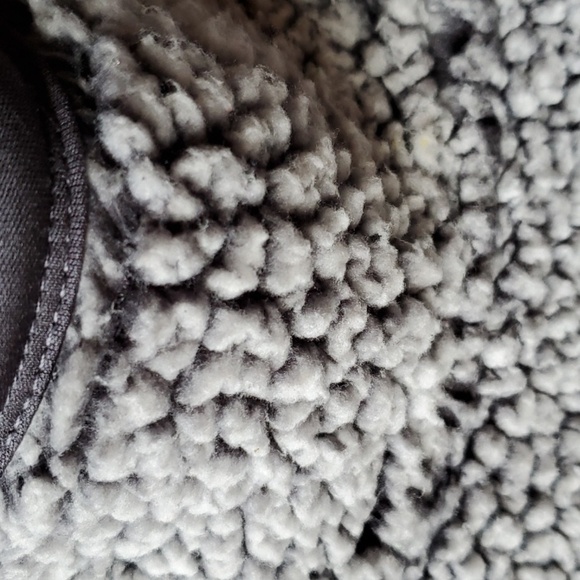 Cozy Sherpa sweatshirt gray size small - Picture 6 of 11